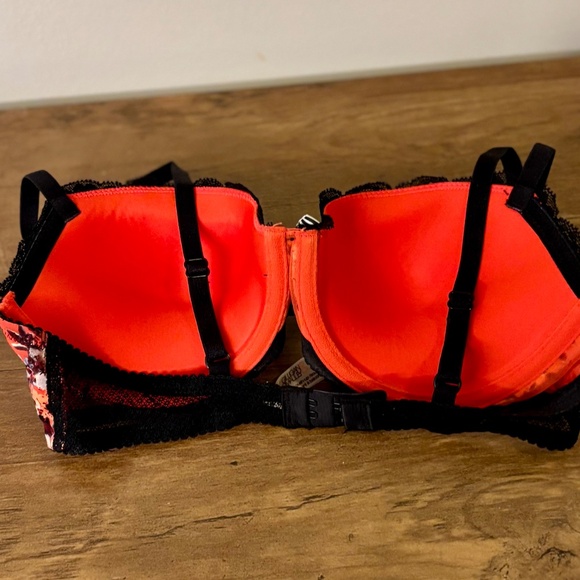 Women’s Push Up Bra - Picture 2 of 2